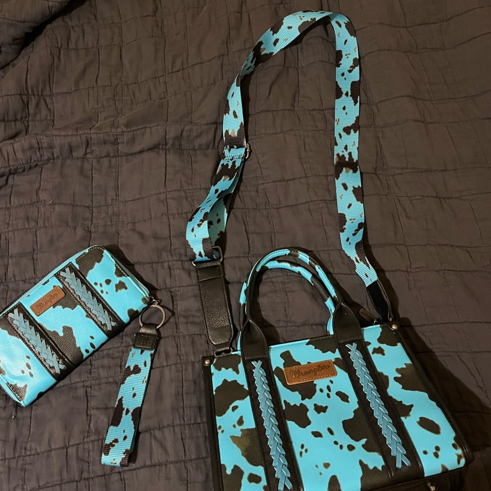Wrangler purse and wallet set